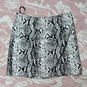 Stylish Snake Print Skirt FOREVER 21